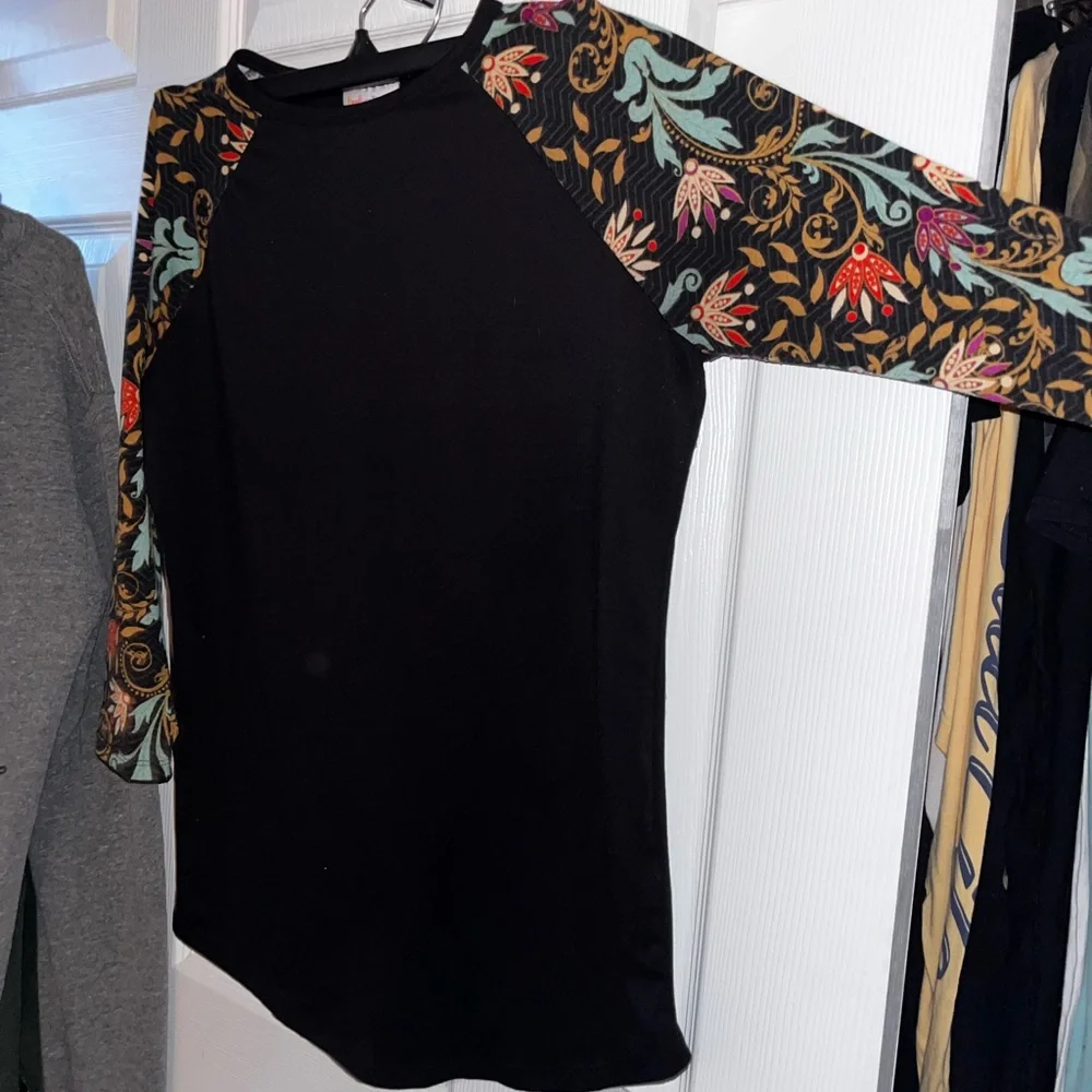 Lularoe Randy Shirt - Picture 3 of 3